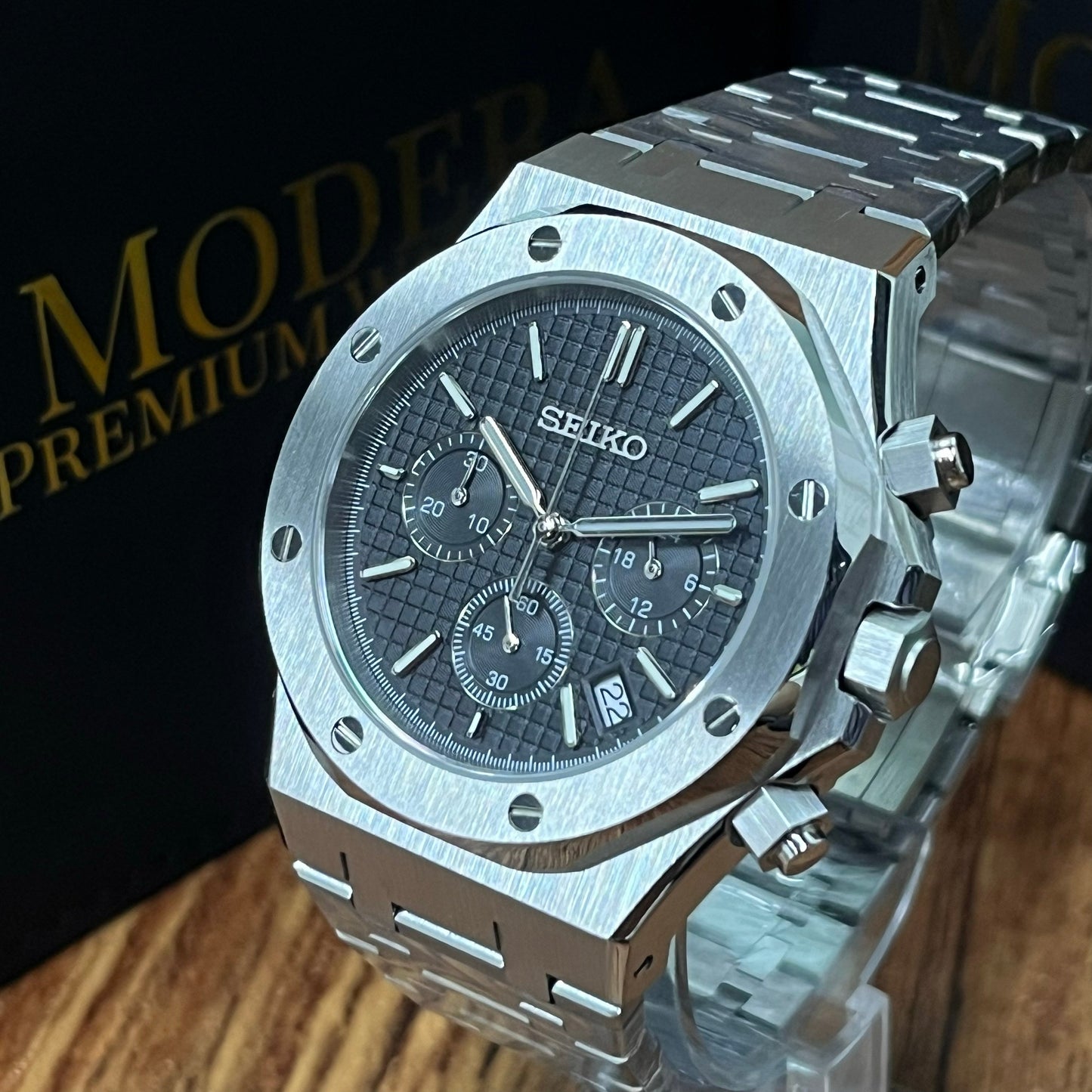 Royal Seikoak | Black Dial Chronograph